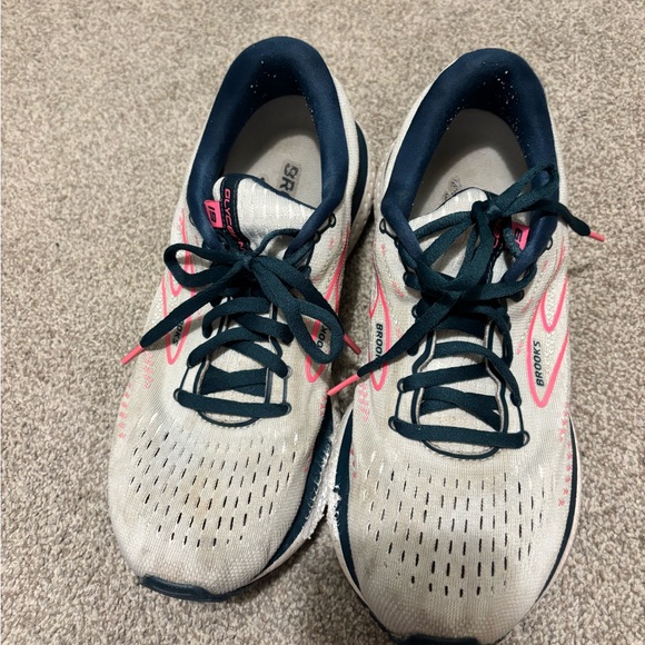 Brooks running shoes - Picture 2 of 4